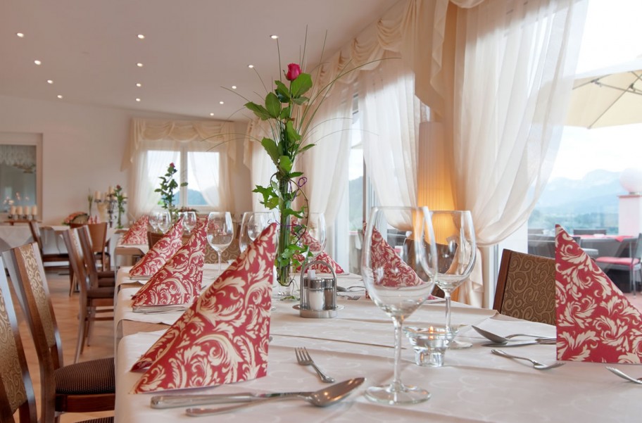 Liebevolle Dekoration im Restaurant © Hotel Pension Melcher